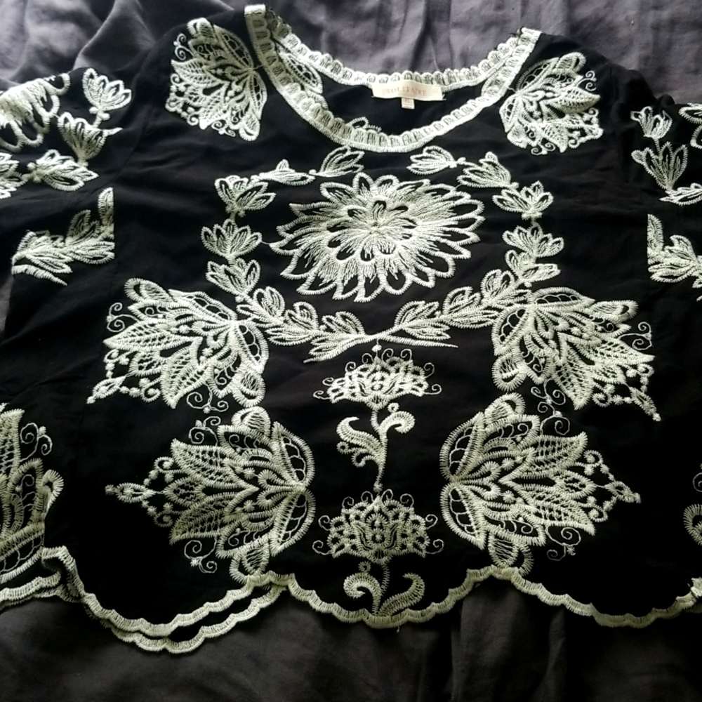 Embroidered boho semi cropped scalloped black white top 3/4 sleeves bell sleeve